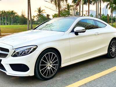 Thuê xe Mercedes C300 tự lái